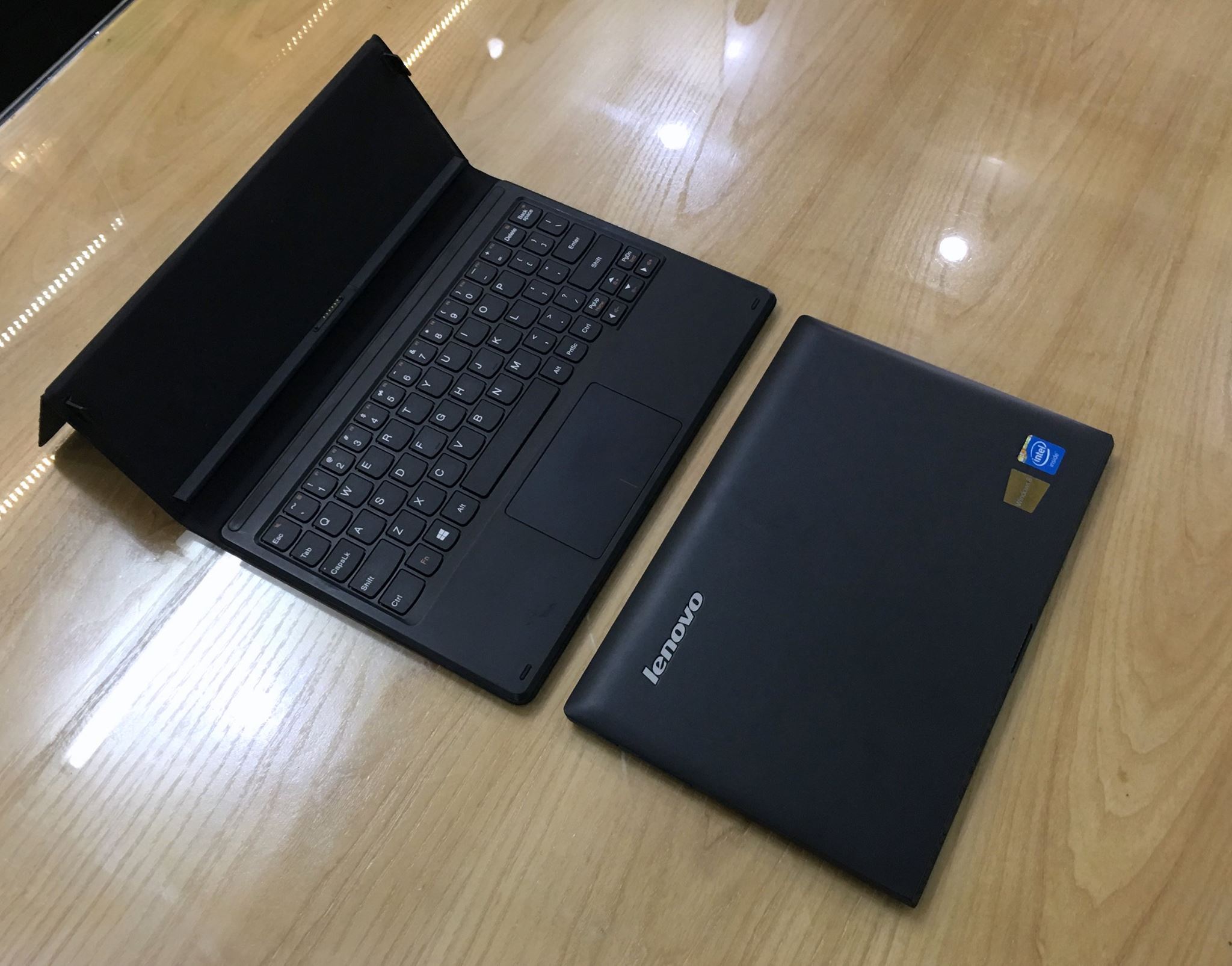 Laptop Lenovo MiiX3-6.jpg